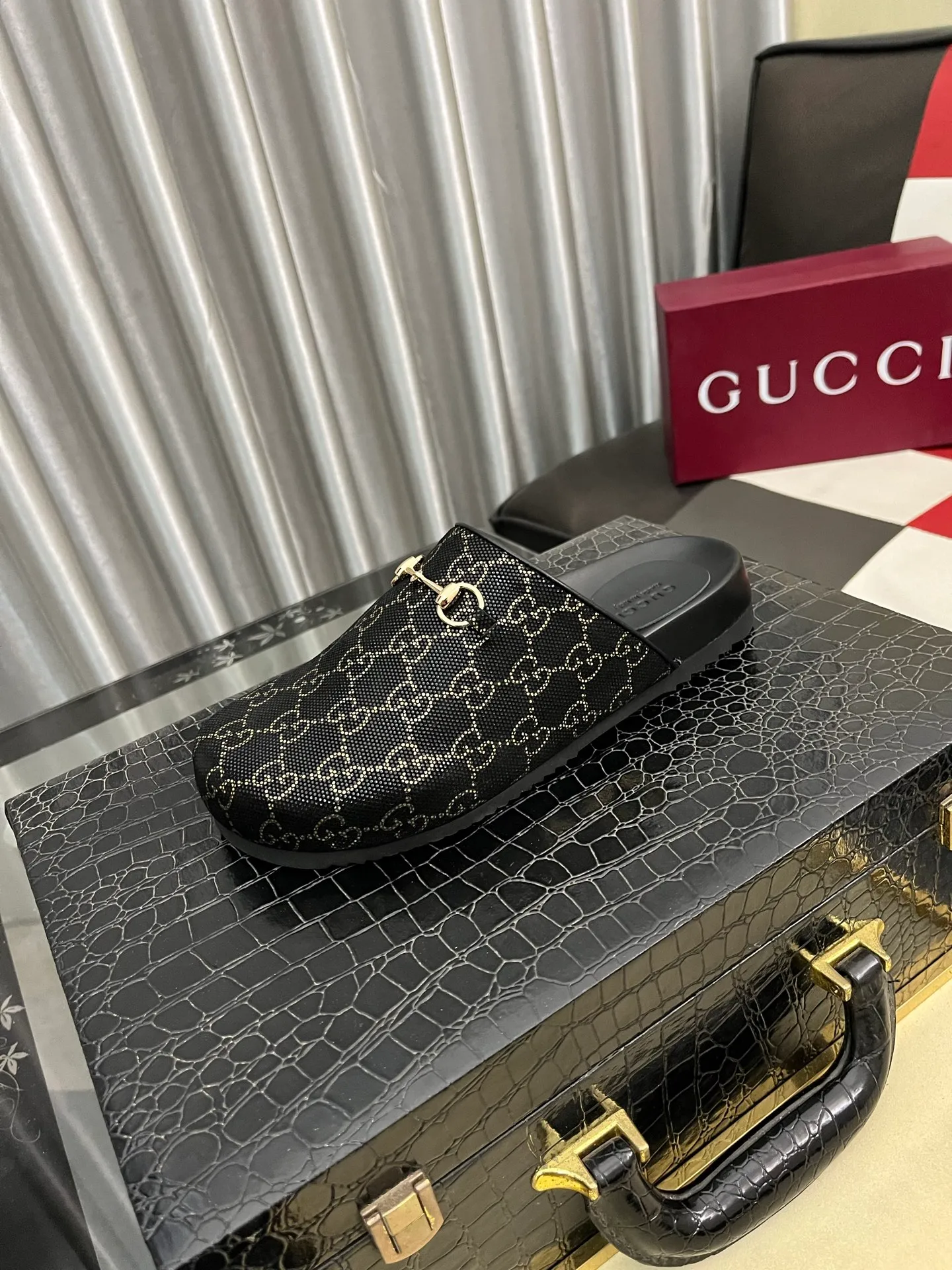 Ex-factory price: 420⌚️⌚️[Gucci] 2025 new season half-slip men's shoes, made of Italian imported first-layer frosted cowhide➕sheepskin lining, original hardware buckle, original combination wear-resistant outsole, real shot 🎬 Very comfortable on the feet, size 38-44
